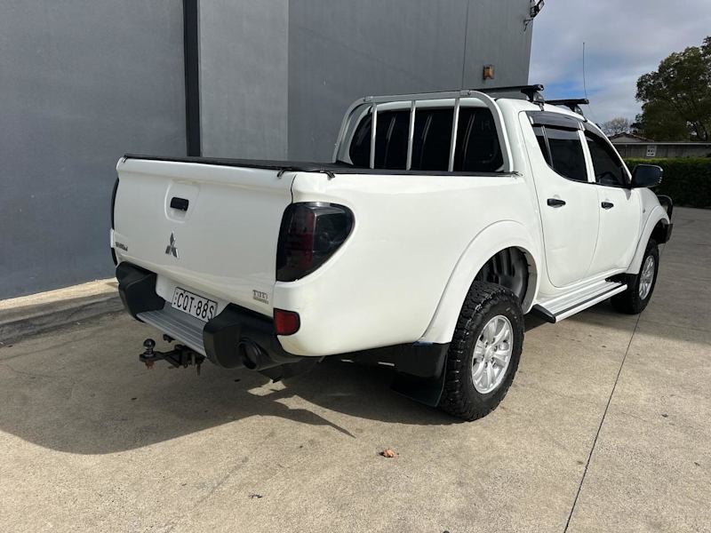 2013 Mitsubishi Triton MN MY13 GLX Double Cab White 4 Speed Sports Automatic Utility62935689860225112