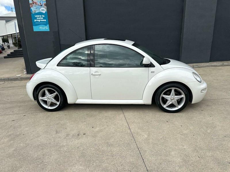 2001 Volkswagen Beetle 9C Coupe White 4 Speed Automatic Liftback62934703078145111