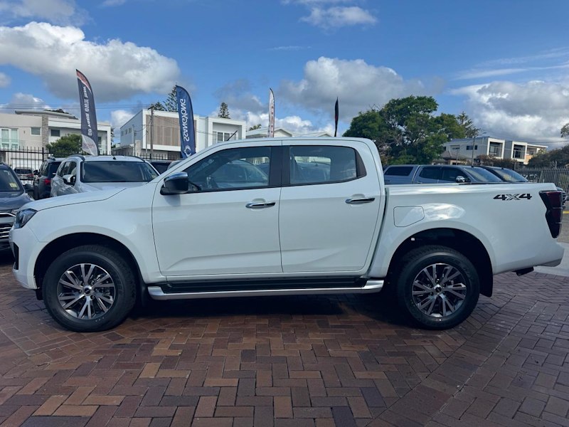 2025 Isuzu D-MAX RG MY24 LS-U Crew Cab White 6 Speed Sports Automatic Utility62885349068163112