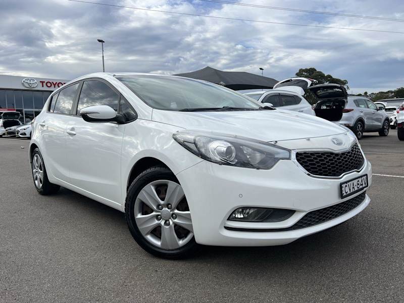 2014 Kia Cerato YD MY15 S White 6 Speed Manual Hatchback62933714610177110