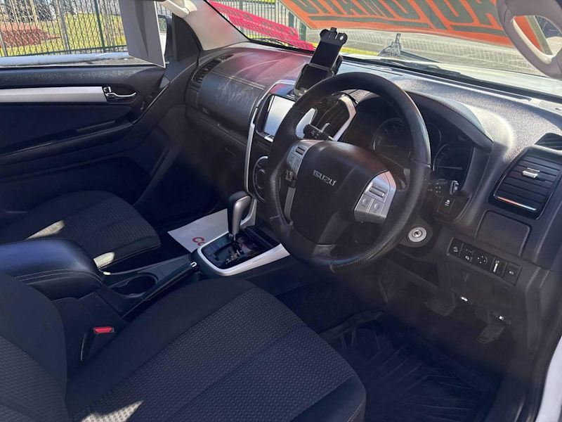 2017 Isuzu MU-X UC MY17 LS-U (4x2) White 6 Speed Auto Sequential Wagon62934696299011111
