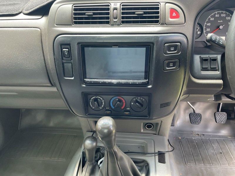2011 NISSAN PATROL DX (4x4) MY11 UPGRADE --Located at ARMIDALE in the NSW Northern Tablelands halfwa62935680073219114
