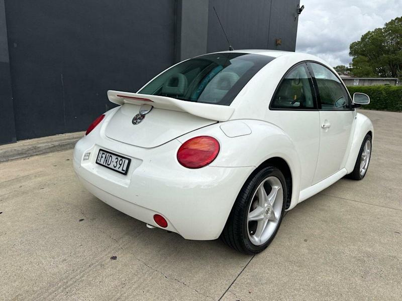 2001 Volkswagen Beetle 9C Coupe White 4 Speed Automatic Liftback62934703078145112