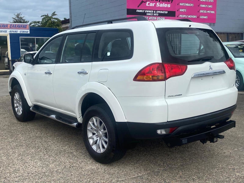 2010 Mitsubishi Challenger PB (KH) MY10 LS White 5 Speed Sports Automatic Wagon62932712857602112