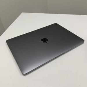 2019 Macbook Pro 13-inch | Touchbar | Box | Core i5 | 8GB RAM | 128GB