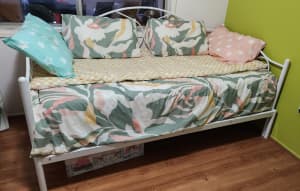 Convertible Single Day Bed