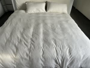 Sheridan Linen Super King Quilt Cover and King Cotton Sheets