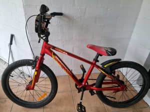 Mongoose racer x red
20" wheels BMX bike