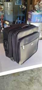 Travel briefcase wheelable