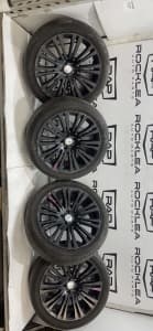 Set of x4 used Factory Wheels 20X8IN with Tyres off 2012 Chrysler 300C