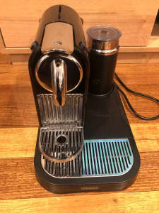 DeLonghi Nespresso Citiz & Milk Frother Coffee Machine