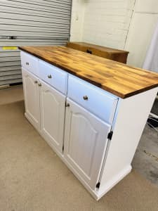 Lovely Kitchen island (very solid)