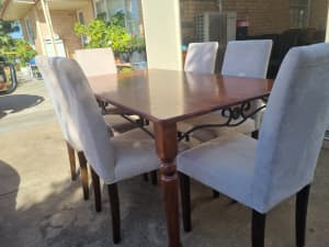 Dining table with chairs 