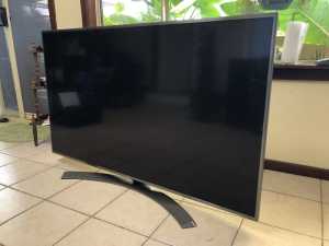 60”LG 4K UHD smart tv excellent condition working magic remote
