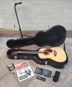 NEW 3/4 guitar bundle - guitar, hard case, stand, music book, strings,