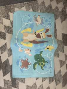 Baby bath mat