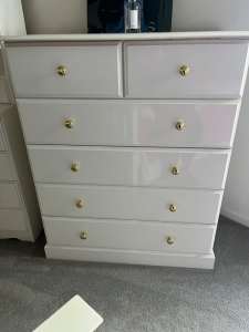 Used Bedroom Furniture 4 pieces