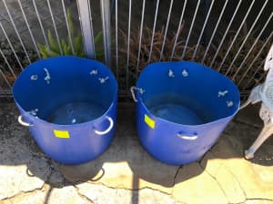 2 Garden extra-large pots & 2 Olive containers