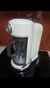 NEW KITCHEN AID MAGNETIC DRIVE BLENDER FROSTED PEARL