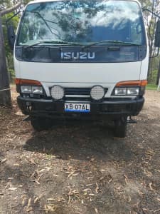 4x4 Isuzu camper bus yr2001 