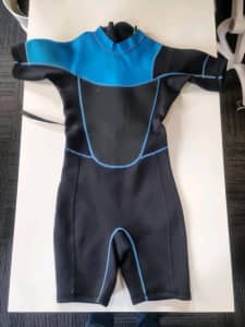 Childs size 11 to 12 wetsuit