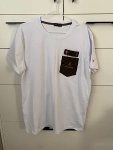 White Louis Vuitton T-shirt size XL