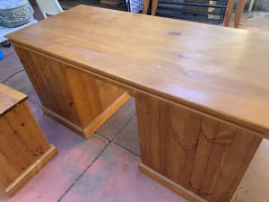 Pine wooden desk