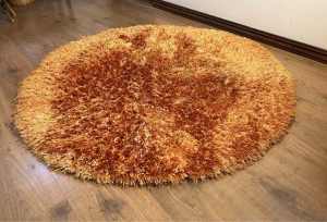 Orange copper modern shag round circular rug carpet mat. 1.25m diam.
