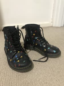 Doc marten boots - kids (size on photos)