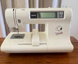 BROTHER SNOOPY PE-200 EMBROIDERY MACHINE WITH PE DESIGN