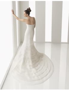 Size 10 - Aire Barcelona Wedding Dress $500