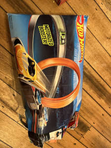 Hotwheels tracks and boosters