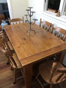 Rustic style dining table