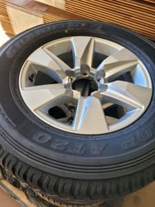 Prado GXL rims and tyres, NEW