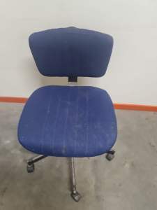 Free blue swivel chair on 6 castors