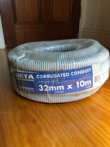Corrugated Conduit 10m long by 32mm Dia and 18 x Saddle Clips