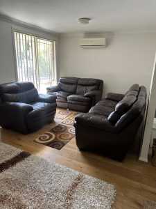 Room available for rent in Currans hill