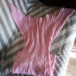 Mermaid Tail Blanket in Pink