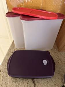 Tupperware large modular mates, vent n serve container. $5 the lot