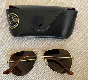 RayBan Aviators with Gold frame - IMMACULATE As New condition!