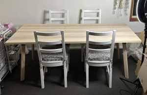 Large dinning table with 4 chairs with cushions