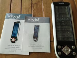 UNIVERSAL REMOTE CONTROL, VERY GOOD CONDITION WITH MANUAL