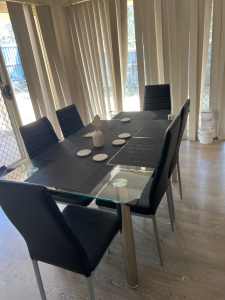 Dining table and 6 seats