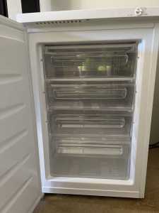 Upright Freezer 90lt