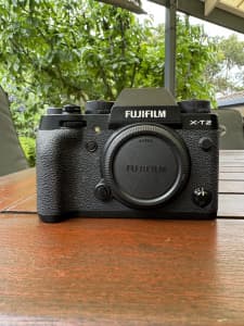 Wanted: Fujifilm X-T2 Mirrorless Camera Body