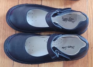 NEW Size 31 HAPPY SOLES Girls shoes Black school shoes RRP$99.95