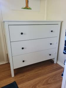 Chest of 3 drawers, good used condition 