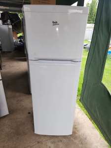 Free Delivery Beko 253 litre fridge freezer guarantee 
