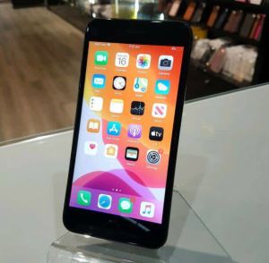 IPHONE 7 PLUS 128GB BLACK COMES WITH WARRANTY