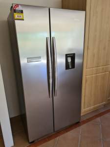 Hisense 578L Side by Side fridge (new)
